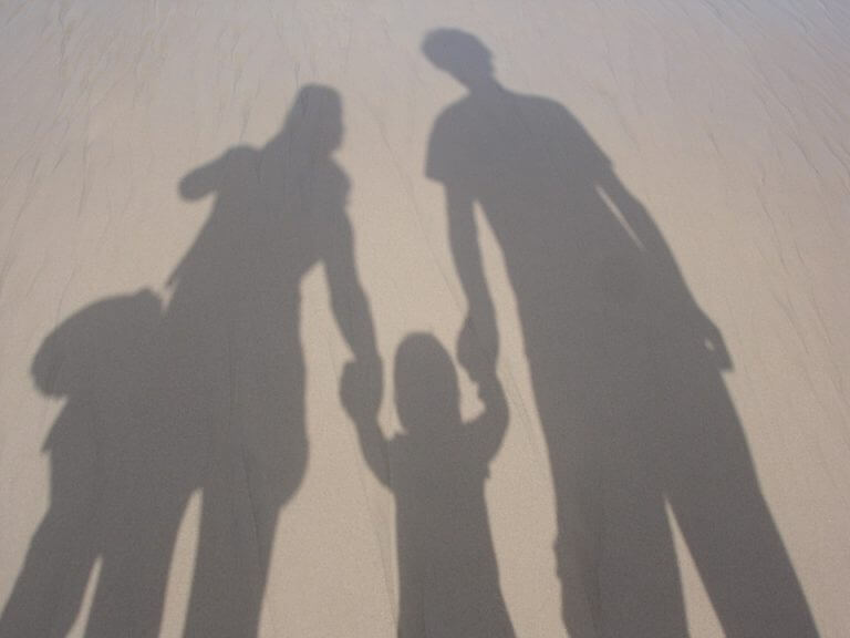family 492891 960 720